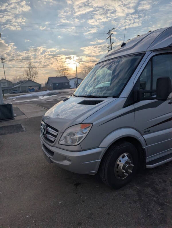 2012 Leisure Travel S24CB