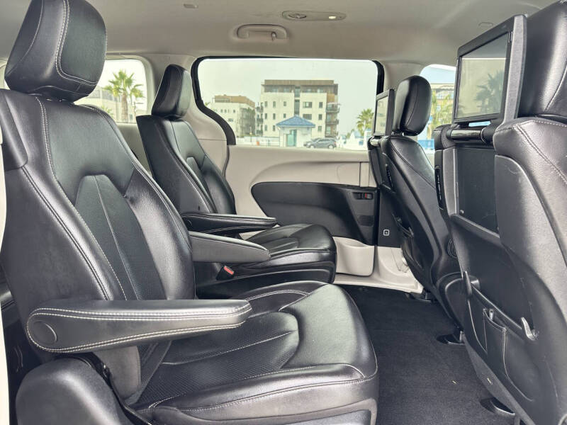 2022 Chrysler Pacifica Hybrid Touring L