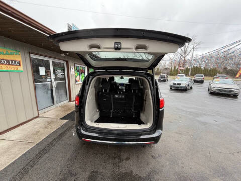 2017 Chrysler Pacifica Touring-L