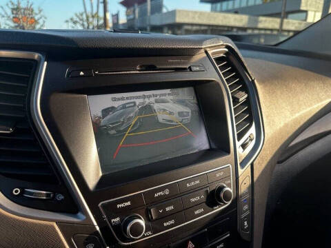 2017 Hyundai Santa Fe SE