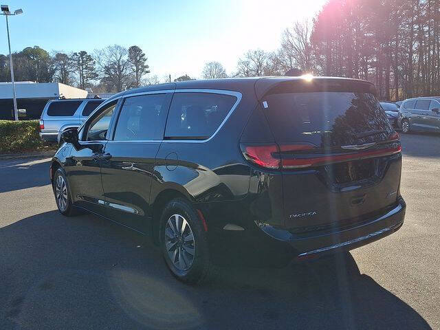 2024 Chrysler Pacifica Plug-In Hybrid Select