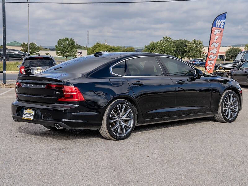 2018 Volvo S90 T5 Momentum