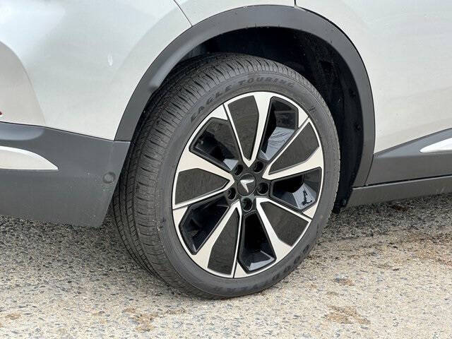 2025 VinFast VF8 Plus