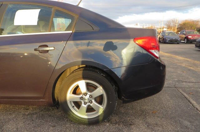 2014 Chevrolet Cruze 1LT photo 28