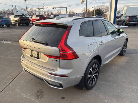 2023 Volvo XC60 B5 Plus Dark Theme