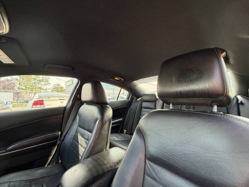 2014 Dodge Charger SXT Plus