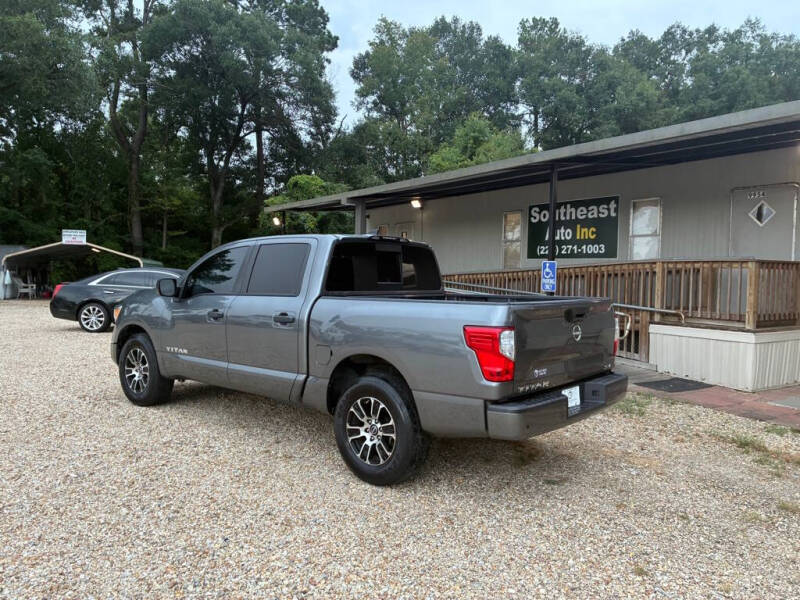 2023 Nissan Titan SV