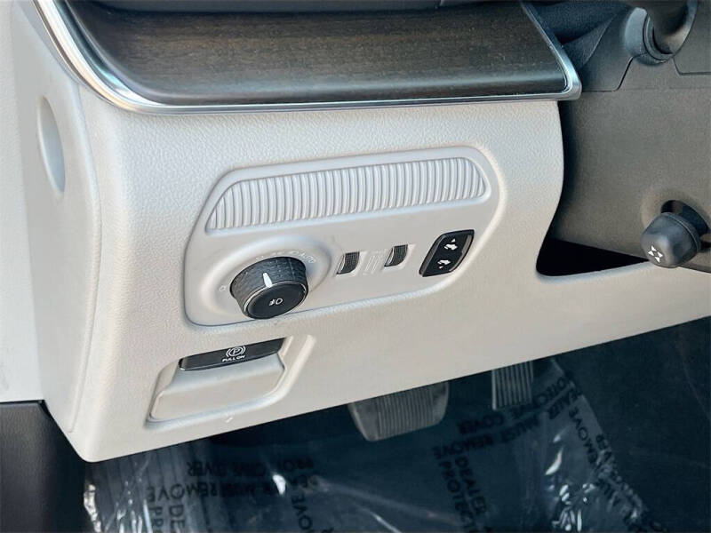 2023 Jeep Grand Wagoneer