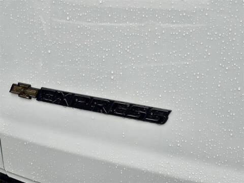 2025 Chevrolet Express 2500