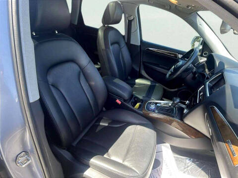 2016 Audi Q5 2.0T quattro Premium Plus