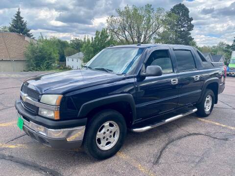 2004 Chevrolet Avalanche for sale at Geareys Auto Sales of Sioux Falls, LLC in Sioux Falls SD