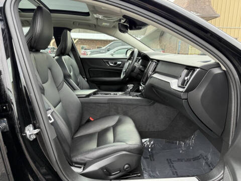 2020 Volvo S60 T5 Momentum