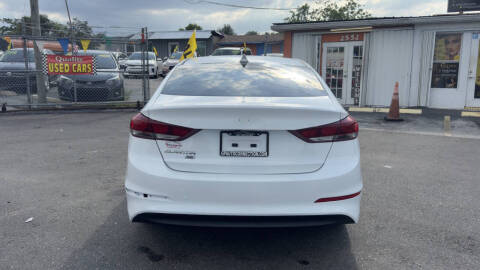 2018 Hyundai Elantra SE