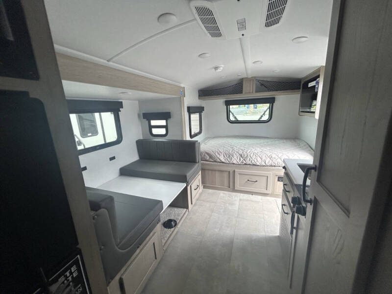 2025 Flagstaff E-PRO 20BH