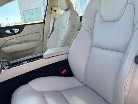2024 Volvo S60 B5 Core Dark Theme