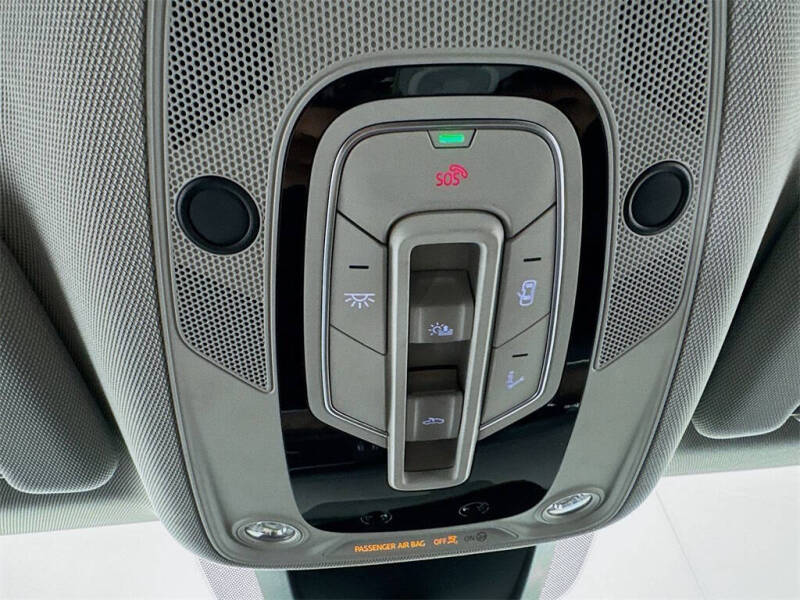 2019 Audi e-tron quattro Prestige