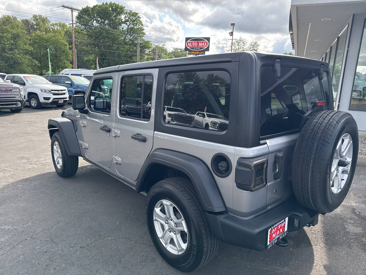 used 2018 Jeep Wrangler Unlimited car, priced at $21,999