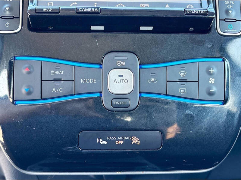 2016 Nissan LEAF SV