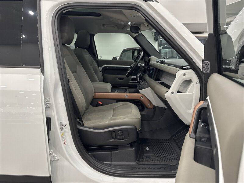 2021 Land Rover Defender 110 SE