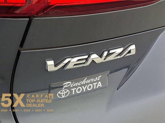 2022 Toyota Venza LE