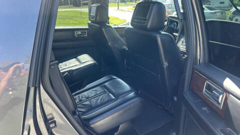 2017 Lincoln Navigator Select