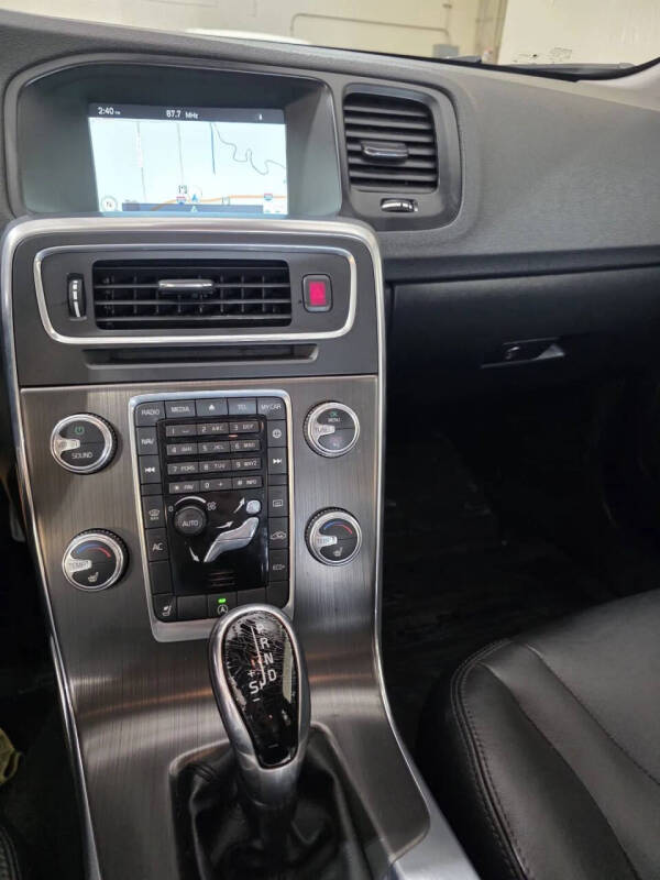 2016 Volvo V60 T5 Drive-E Premier