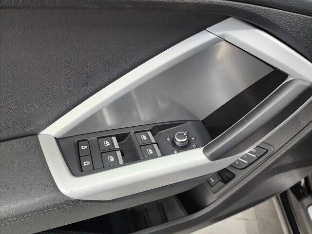 2024 Audi Q3 quattro S line Premium 45 TFSI