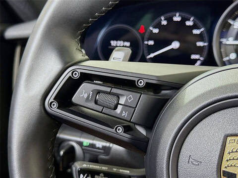 2022 Porsche 911 Carrera 4 GTS