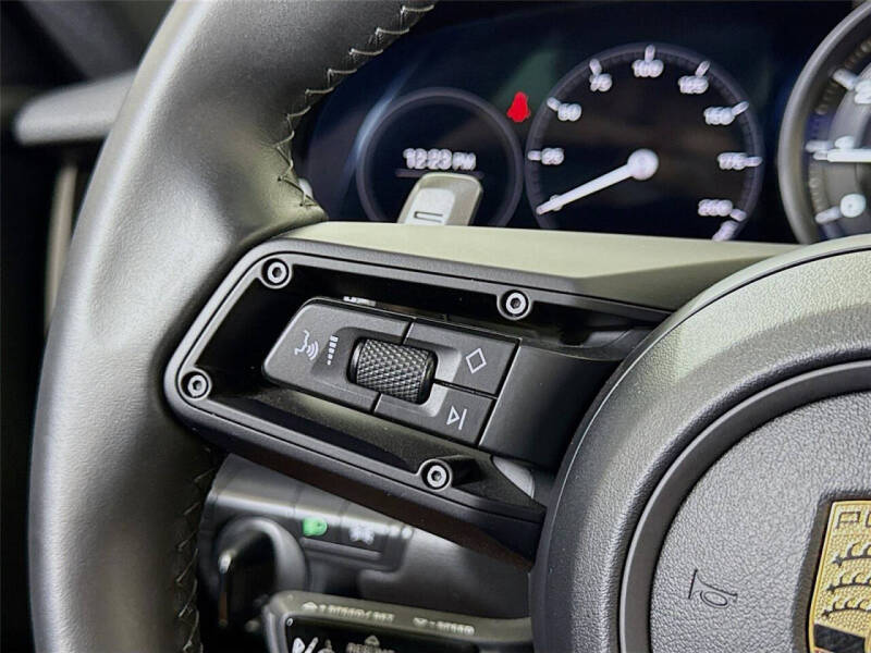 2022 Porsche 911 Carrera 4 GTS