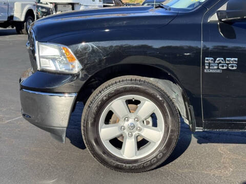 2024 RAM 1500 Classic SLT