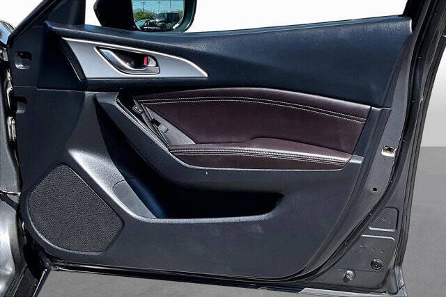 2017 Mazda MAZDA3 Touring