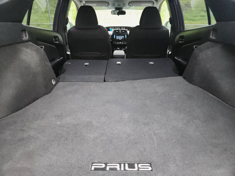 2019 Toyota Prius LE