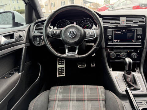 2020 Volkswagen Golf GTI S