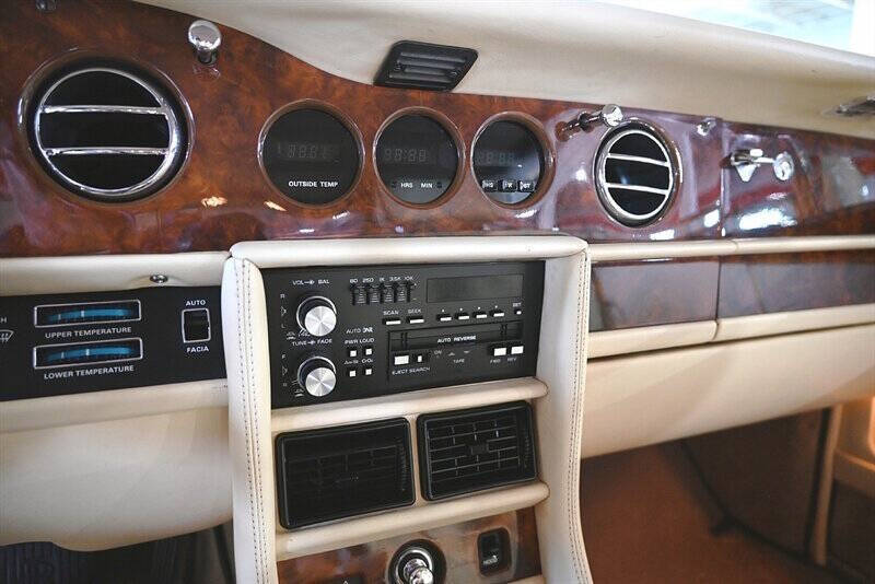 1986 Rolls-Royce Corniche 15