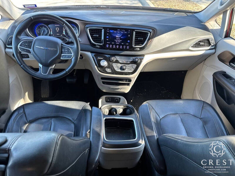 2017 Chrysler Pacifica Touring-L Plus