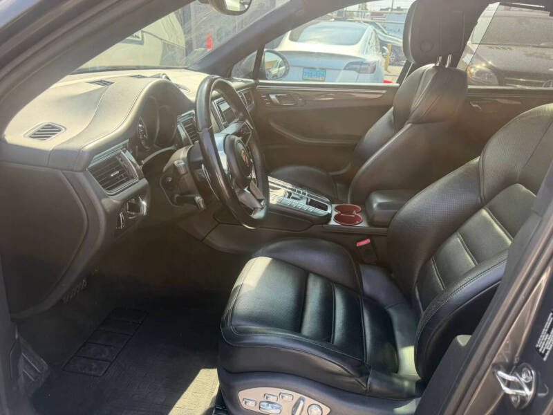 2015 Porsche Macan Turbo
