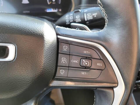 2022 Jeep Grand Cherokee L Laredo