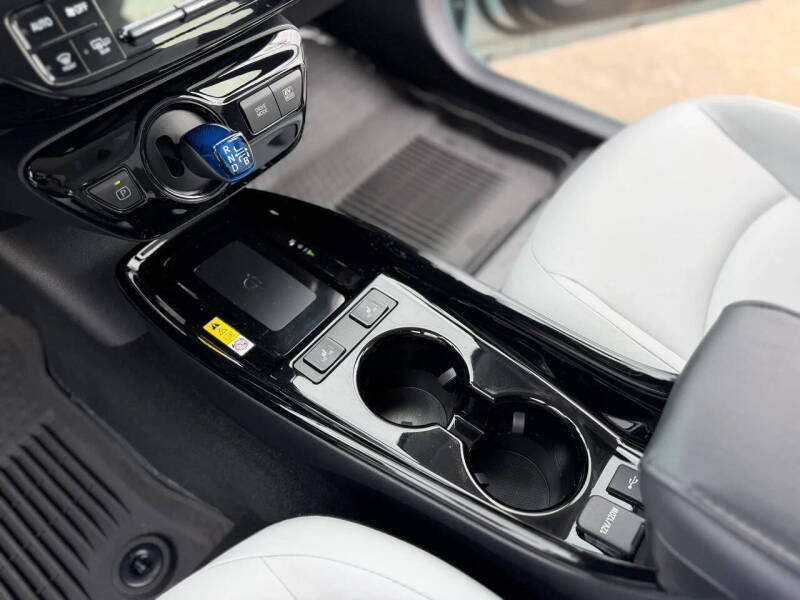 2021 Toyota Prius XLE