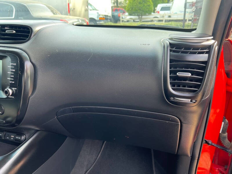 2019 Kia Soul +