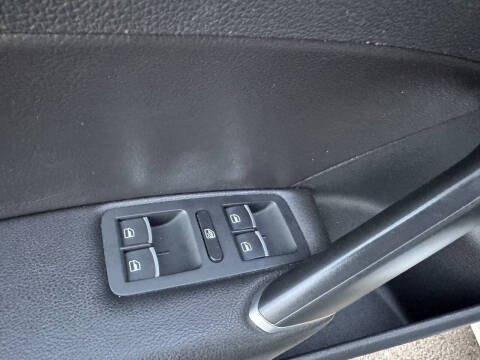 2016 Volkswagen Passat 1.8T R-Line