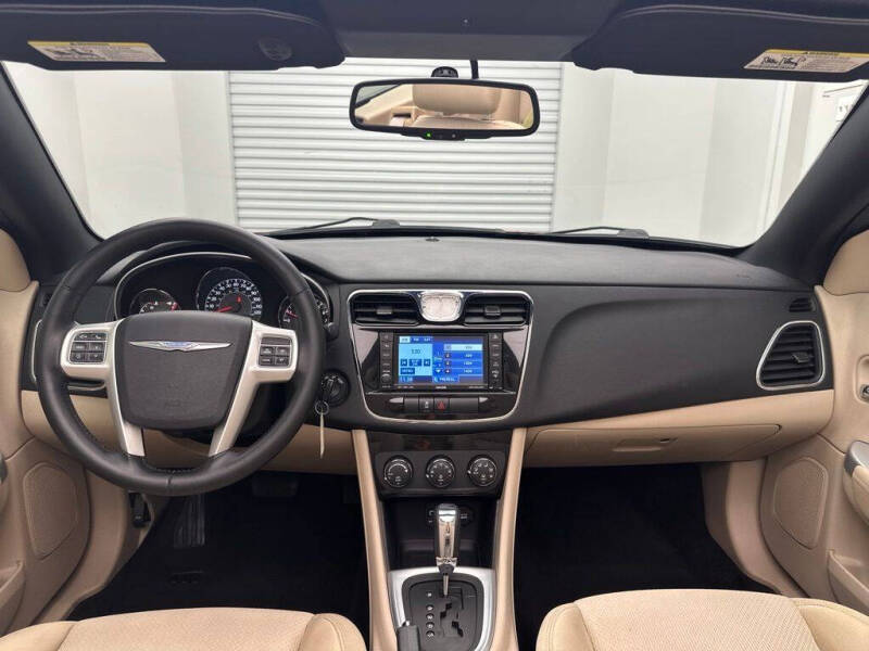 2011 Chrysler 200 Touring