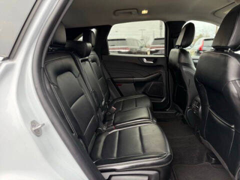 2025 Ford Escape Platinum