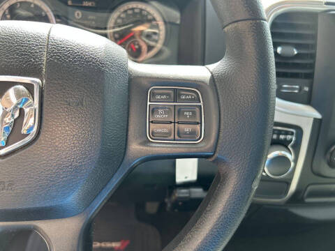 2017 RAM 1500 SLT