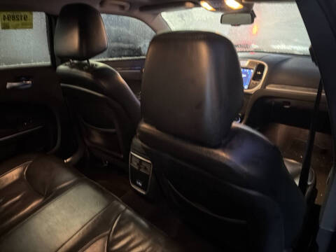 2018 Chrysler 300 Touring