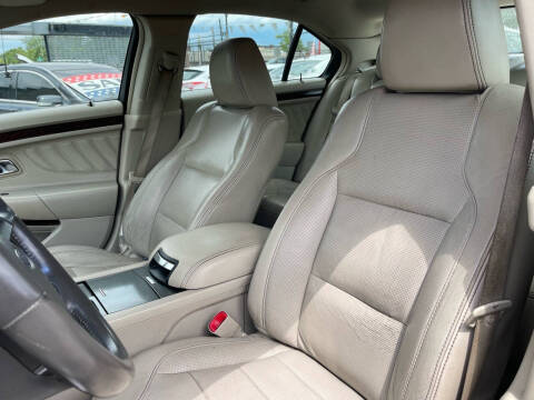 2011 Ford Taurus Limited