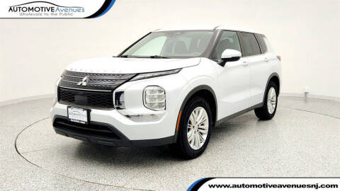 2023 Mitsubishi Outlander ES