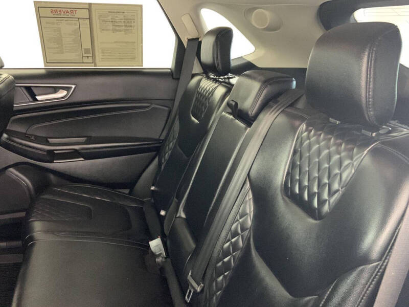 2023 Ford Edge Titanium