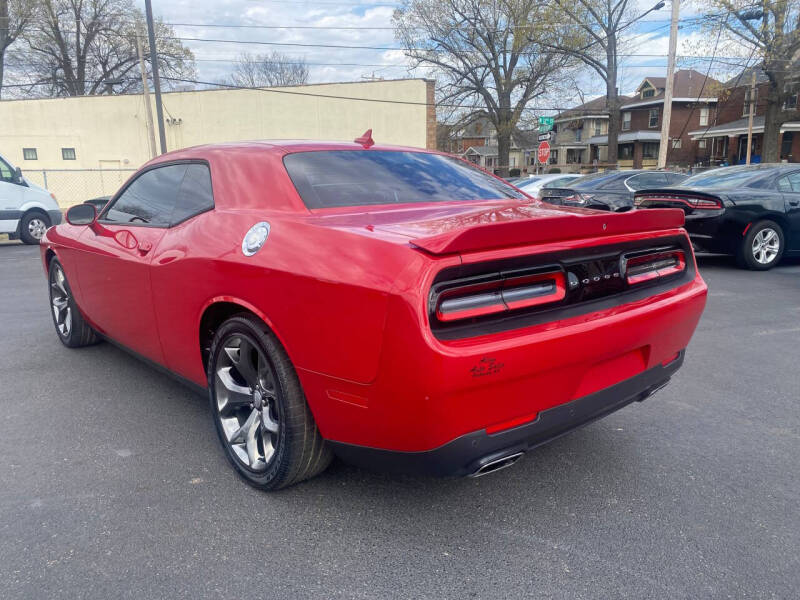 2016 Dodge Challenger SXT