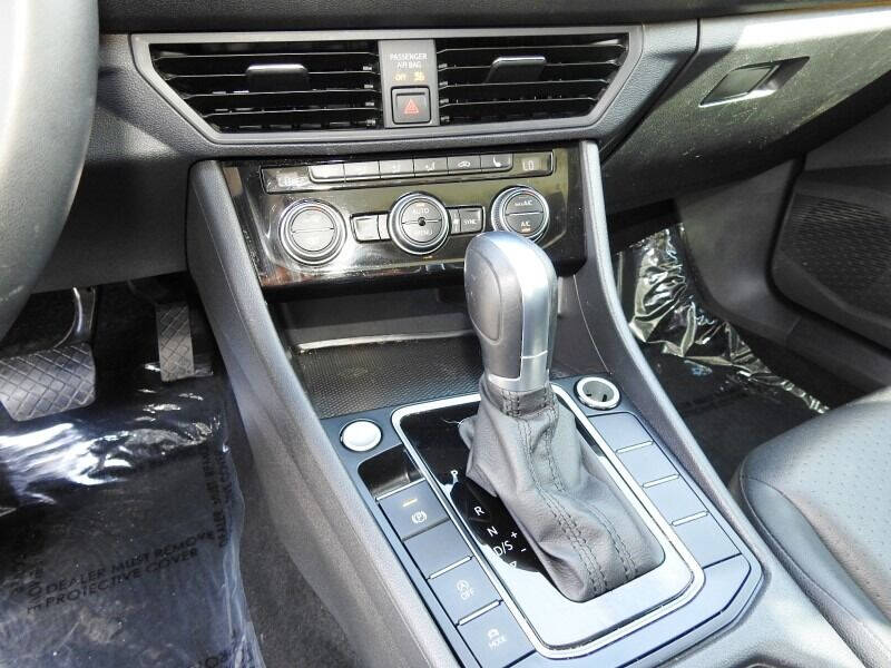 2019 Volkswagen Jetta  - $18,900