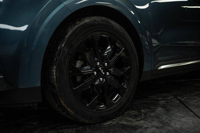 2023 Kia Carnival SX